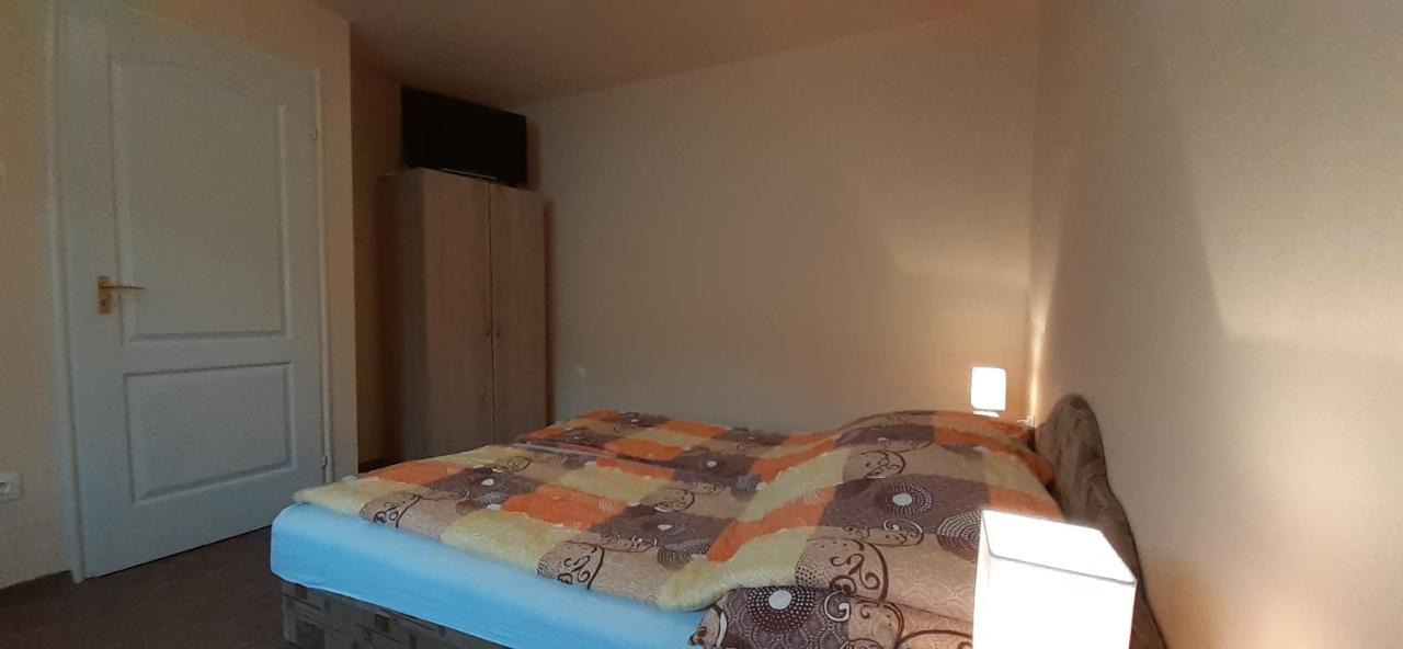 Rozika Apartman Ii. Hajduszoboszlo Exterior photo
